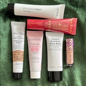 Primer/tinted moisturizer, and corrector bundle, sample sizes